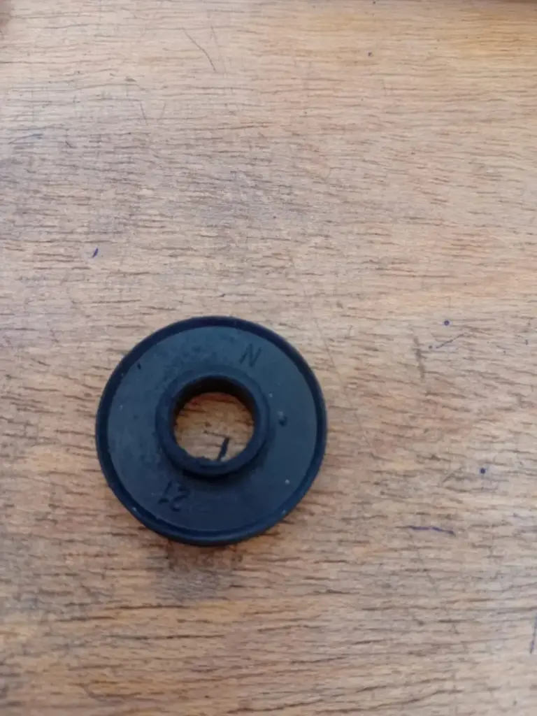 CUSHION UPPER